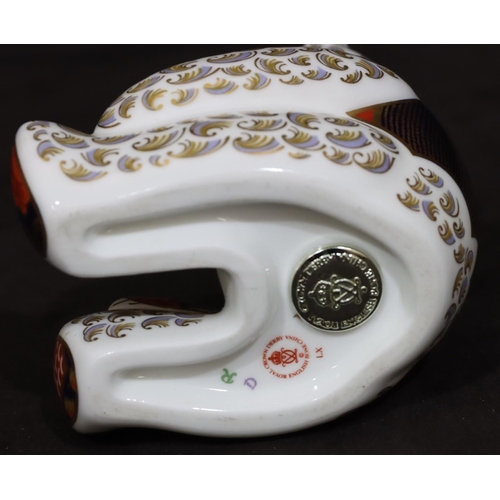 109 - A Royal Crown Derby Imari patterned paperweight in the form of a seated teddy bear, with silver colo... 