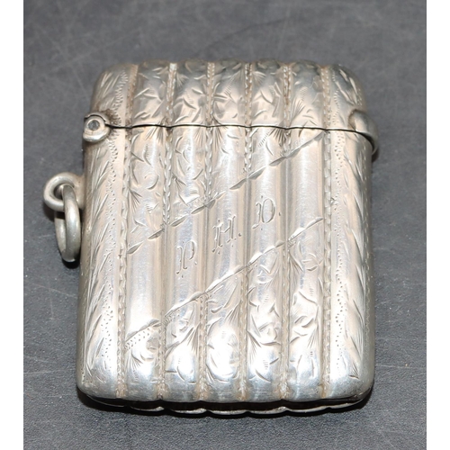 220 - An Edward VII silver fluted vesta case with etched decoration and hinged lid, Birmingham 1906, 0.89o... 