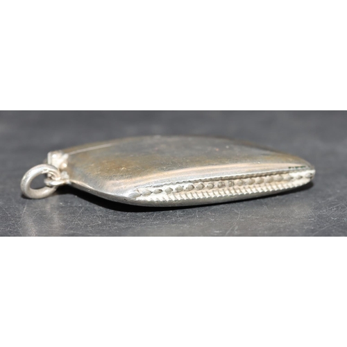 223 - A George V plain silver vesta case with hinged lid, Birmingham 1919, 0.97oz