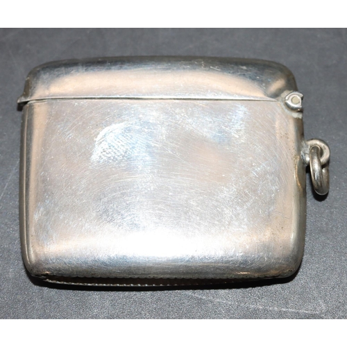 223 - A George V plain silver vesta case with hinged lid, Birmingham 1919, 0.97oz