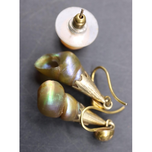 530 - A pair of gold and drop shell earrings and a pair of cultured pearl earrings (4)