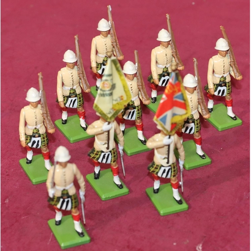 708 - W Britain set of 10 painted figures of Scots Guards circa 1983