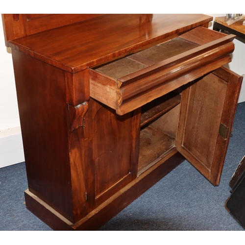 807 - A 19th Century mahogany chiffonier with shelf back, 1 long drawer above 2 panel doors with carved sc... 