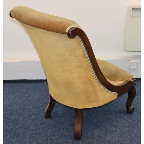 829 - A slipper nursing chair with overstuffed seat and back, on cabriole legs (1 leg strengthened with sc... 