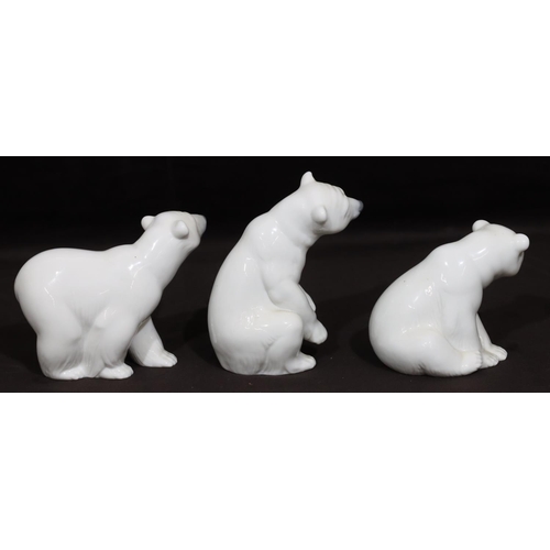 87 - 3 various figures of polar bears standing and seated, largest 12cm high (3)