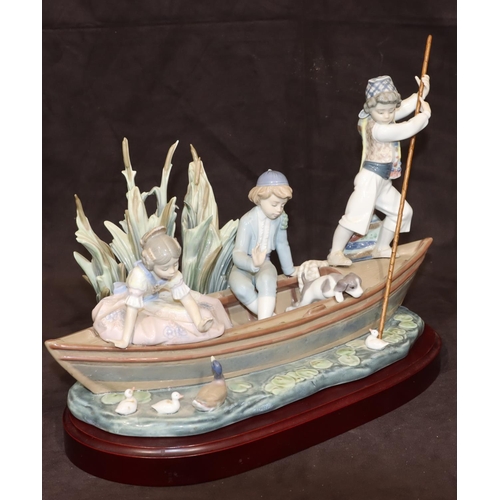 95 - A large Lladro group 