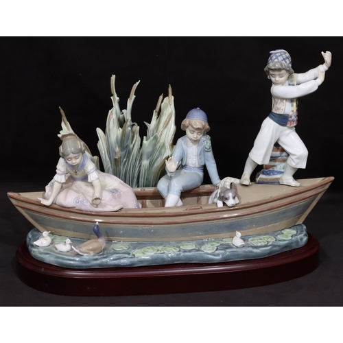 95 - A large Lladro group 