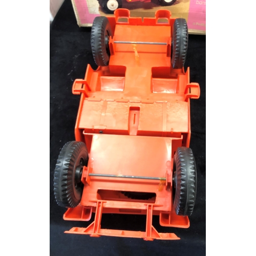 7021 - A Pedigree Sindy's Fun Buggy with original box (hole in box and some wear)