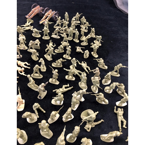 7029 - A large quantity of plastic toy soldiers etc.