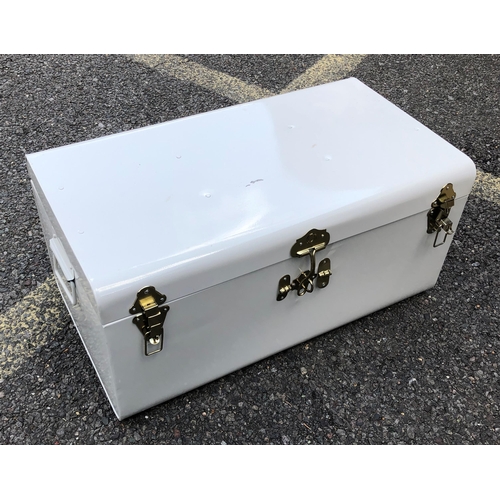 7098 - A white metallic trunk, 57cm wide, 33cm wide, 27cm high (slight marks to top).