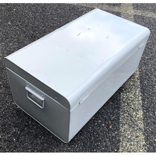 7098 - A white metallic trunk, 57cm wide, 33cm wide, 27cm high (slight marks to top).