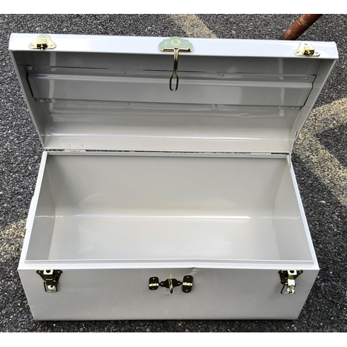 7098 - A white metallic trunk, 57cm wide, 33cm wide, 27cm high (slight marks to top).