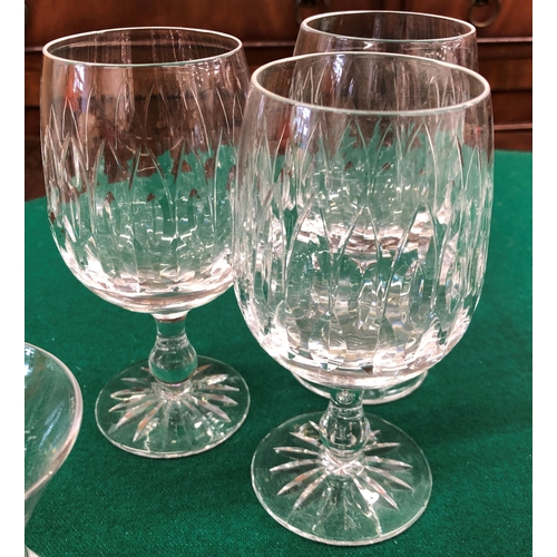 7099 - 8 modern heavy based small glasses, 8cm high, 6 modern small wine glasses with green bases and twist... 