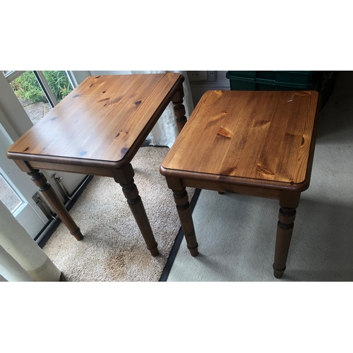 7176 - A pine nest of 2 tables, largest, 54cm wide, 44cm deep, 49cm high. (Only 2 tables, smallest table mi... 