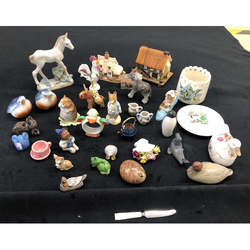 7217 - A mixed lot of various small animal figures, including Royal Albert Beatrix Potter, Lilliput Houses ... 