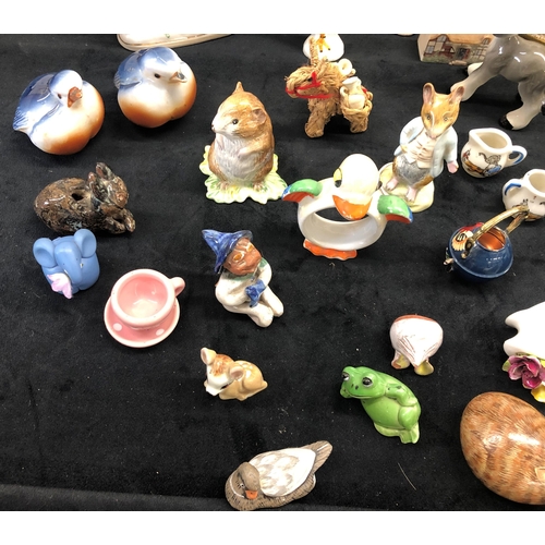 7217 - A mixed lot of various small animal figures, including Royal Albert Beatrix Potter, Lilliput Houses ... 