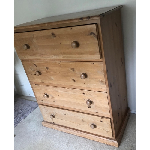 7229 - A tall pine chest of drawers, 4 deep drawers with knob handles, 90.5cm wide, 50cm deep, 114cm high, ... 