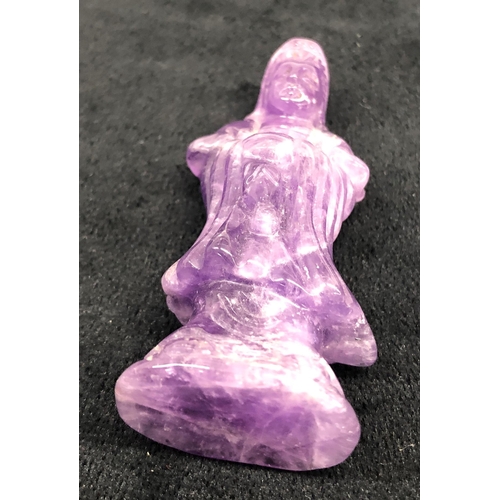 7246 - A purple stone deity, 6.5cm high