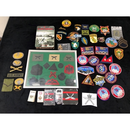 7038 - A mixed quantity of military patches, Seal Team Five, Airborne MIKE Force, Vietnam Deny Him the Dark... 