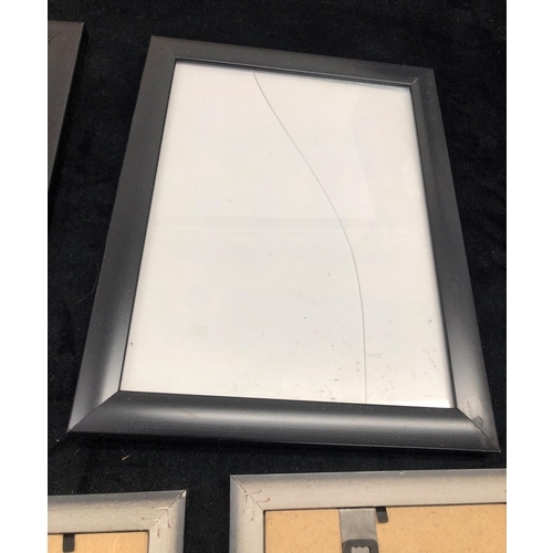 7012 - 15 various photograph and picture frames (1 glass cracked).