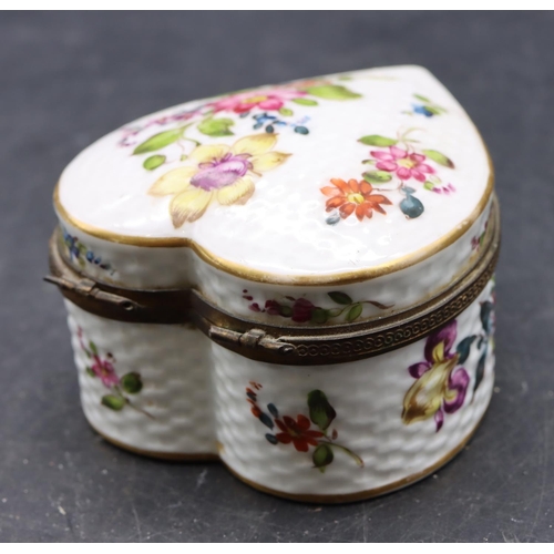 161 - A 19th/20th Century Continental porcelain heart shaped trinket box with basket weave decoration and ... 