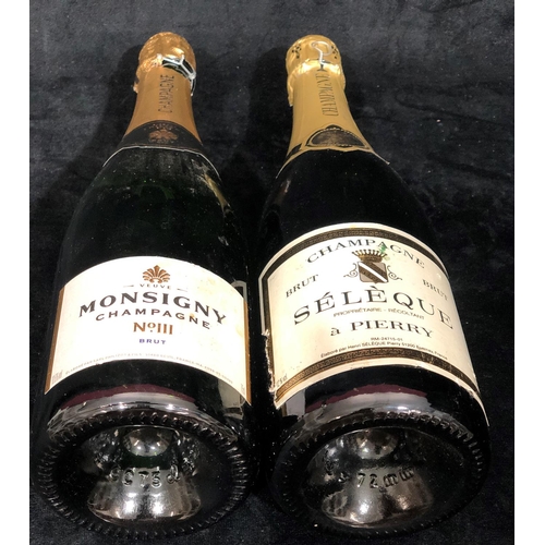 8010 - A bottle of Monsigny Champagne III and a bottle of Seleque Champagne (2)