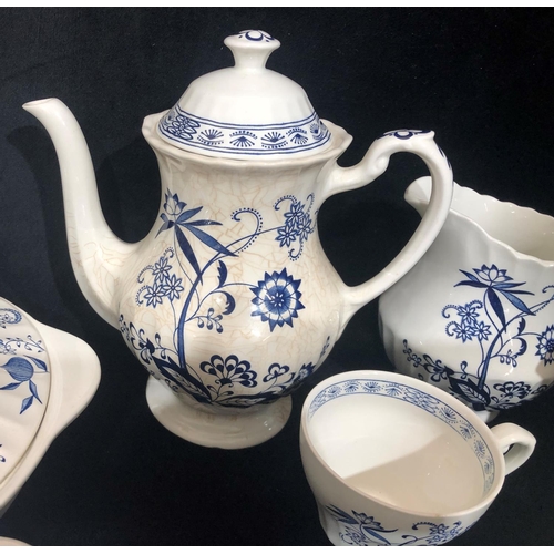 8033 - J & G Meakin Blue Nordic pattern service, 1 large jug, 1 smaller jug, 2 sugar bowls (1 chipped), 4 d... 