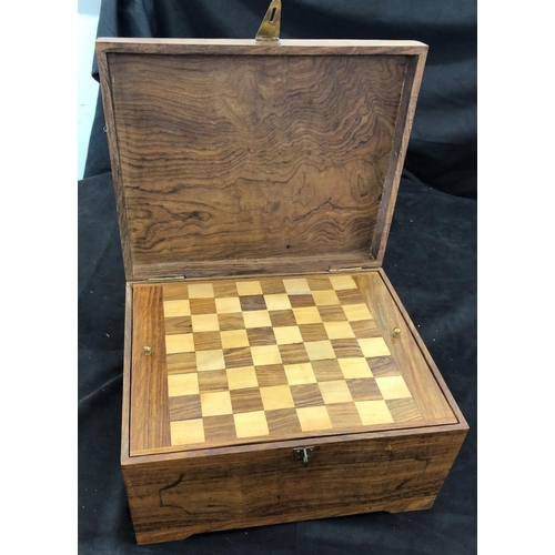 8079 - A wooden games compendium box, 28cm wide, 22.5cm deep, 15cm high with interior tray, draught board e... 