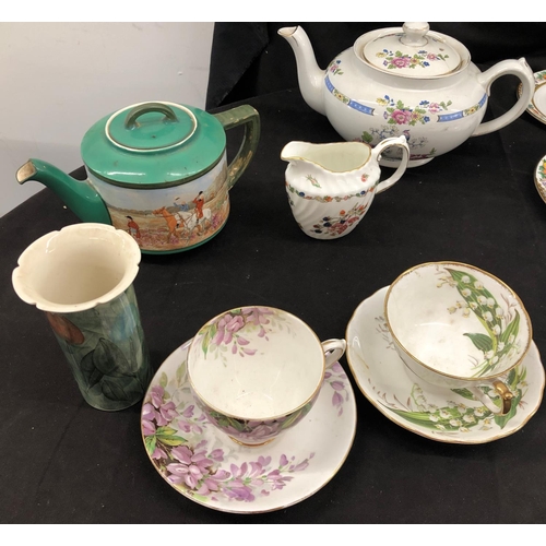 8089 - A part Paragon china tea service with fruit pattern, 12 side plates, 9 cups (4 cracked), 9 saucers, ... 