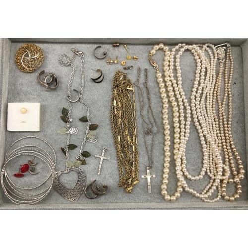 8050 - A quantity of various costume jewellery, a small oval jewellery box and an Oriental reproduction blu... 