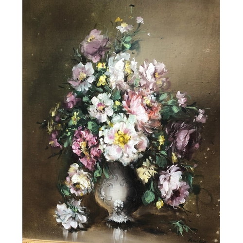 8288 - Rana Riedl (Hungarian, 20th Century) still life oil on canvas Flower study signed, 59.5 x 49cm in gi... 