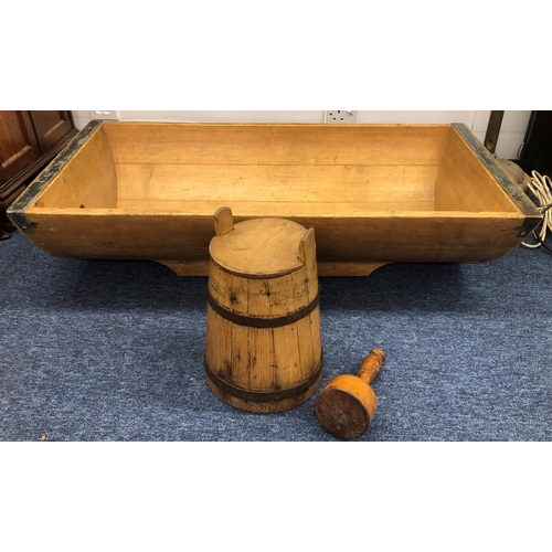 8300 - A wood trough, 95cm wide, 51cm deep, 21cm high and a small wood butter churn, 30cm high with lid and... 