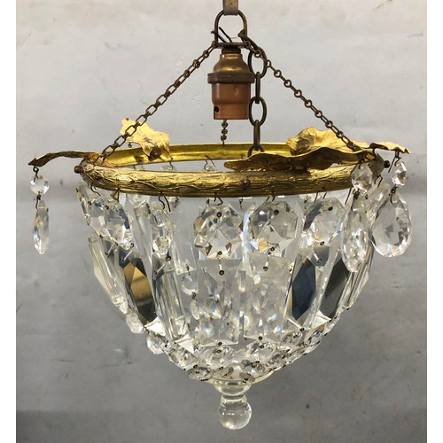 8324 - A crystal pendant 1 bulb light with brass fixing and 5 ornate gold coloured leaves with glass drople... 