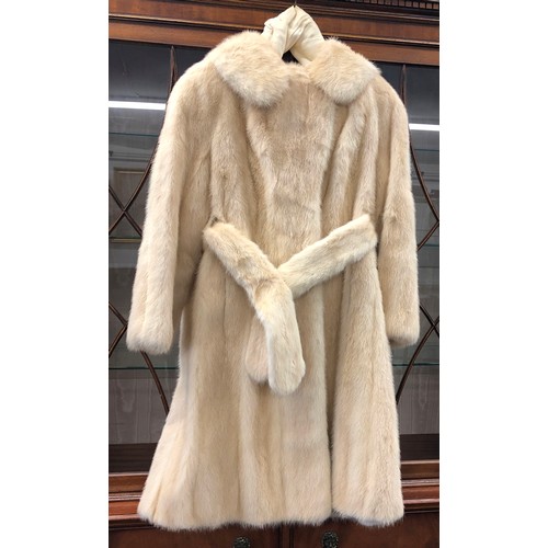 8321 - A good quality  pale blonde full length vintage mink coat with belt, fully lined, 107cm long overall... 