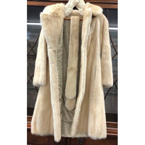 8321 - A good quality  pale blonde full length vintage mink coat with belt, fully lined, 107cm long overall... 