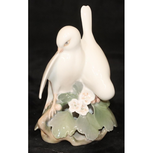 153 - A Royal Copenhagen group of 2 lovebirds 402, 13.5cm high