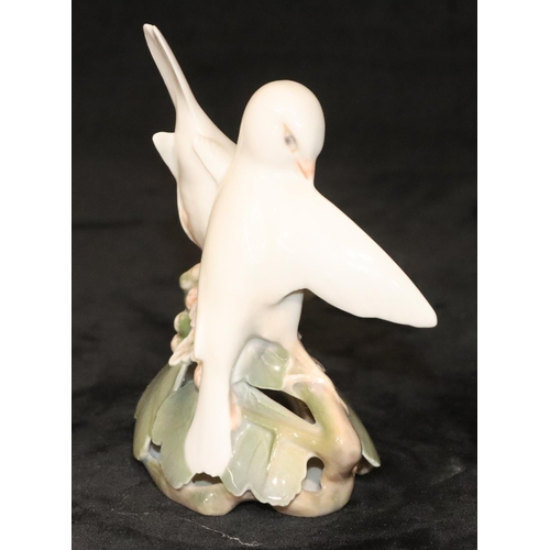 153 - A Royal Copenhagen group of 2 lovebirds 402, 13.5cm high