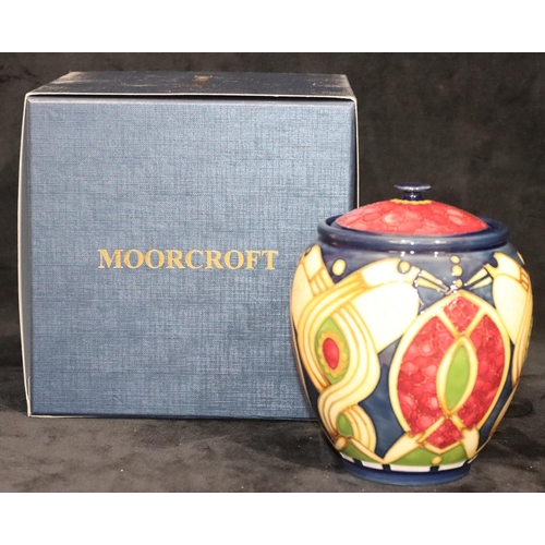 163 - A modern Moorcroft round bulbous lidded ginger jar 