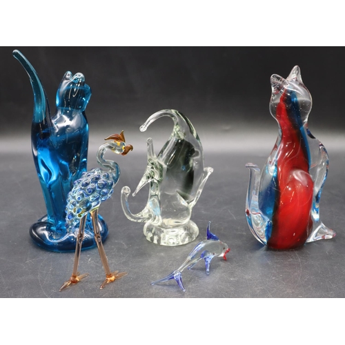 28 - 2 glass figures of cats, largest 17.5cm high, 2 glass figures of a fish,  and a glass figure of a bi... 