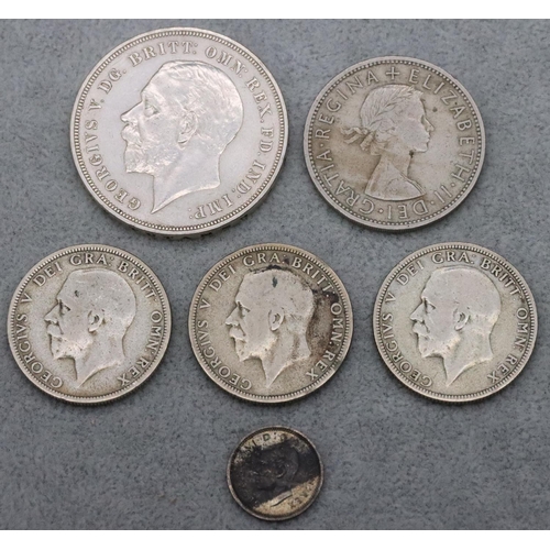 524 - A 1935 silver Crown, a 1959 half Crown, a 1928 One Florin, 2 1933 One Florin and a Threepence, 1940 ... 