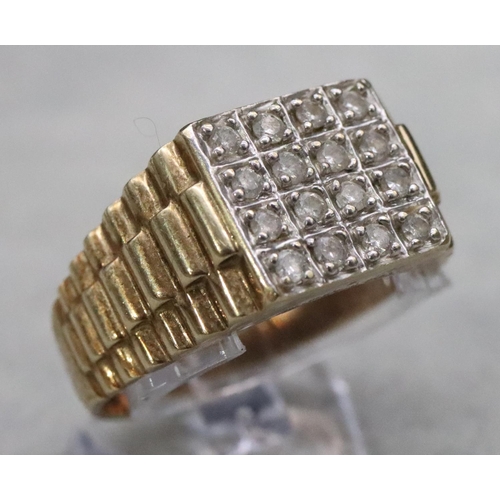 539 - A 9ct gold gentlemen's signet ring set with 4 x 4 rows of small diamonds, Size Z, 8.1 grams gross