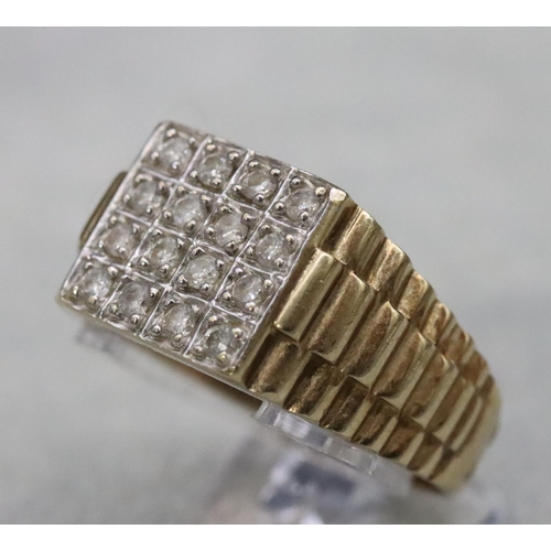 539 - A 9ct gold gentlemen's signet ring set with 4 x 4 rows of small diamonds, Size Z, 8.1 grams gross