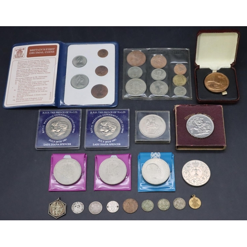 543 - Festival of Britain 1951 Crown (boxed), a 1953 Queen Elizabeth II bronze medal and a small quantity ... 