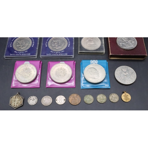 543 - Festival of Britain 1951 Crown (boxed), a 1953 Queen Elizabeth II bronze medal and a small quantity ... 