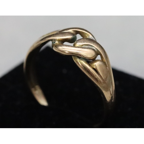 554 - A gold linked shaped ring, Size R/S, 4.1 grams