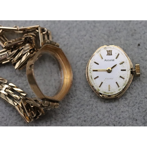 578 - A 9ct gold Accurist battery ladies' wristwatch with matching strap bracelet, 8.3 grams without movem... 