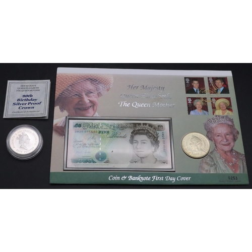 637 - A silver proof Queen Mother £5 coin with certificate and a £5 coin and £5 bank note First Day Cover ... 