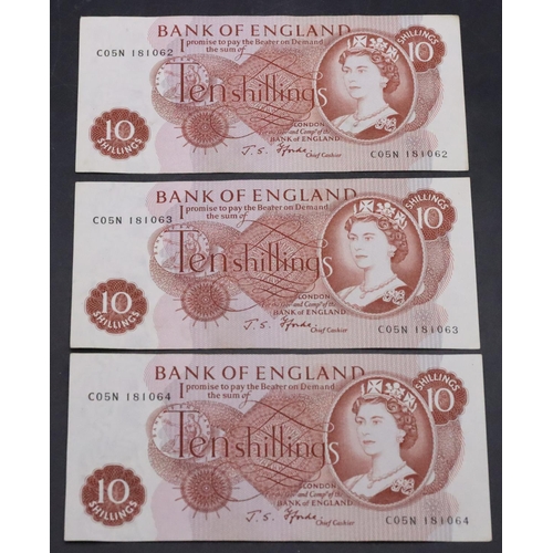 642 - A run of 3 consecutive serial number Ten Shilling bank notes