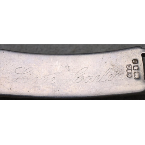 647 - A London silver gentlemen's identity bracelet, 44.8 grams