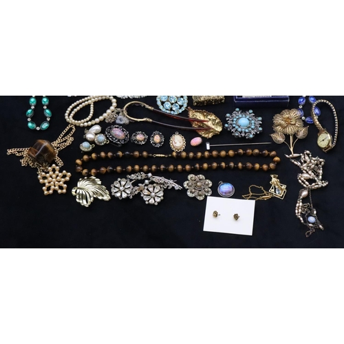 684 - A quantity of various costume and other jewellery